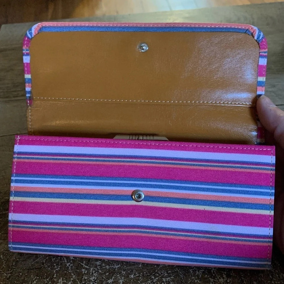 Luxury Inspired Wallet - Picture 2 of 4